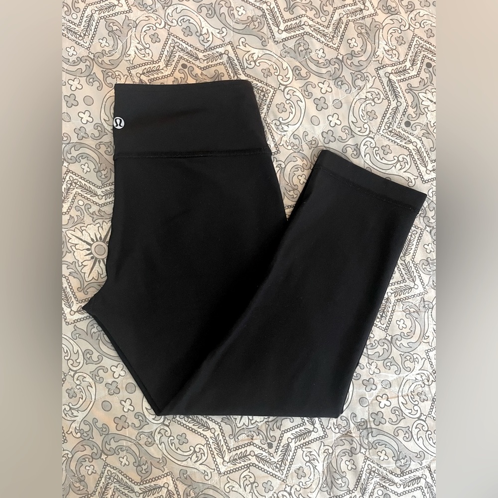 LULULEMON Crop Reversible Leggings Size 6